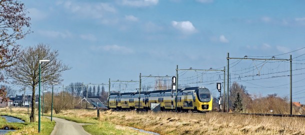 track-train-transport-vehicle-nederland-locomotive-588007-pxhere.com.jpg