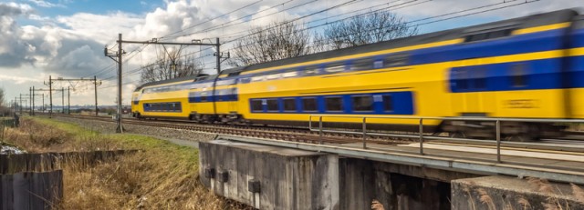 track-train-transport-vehicle-public-transport-nederland-309348-pxhere.com.jpg